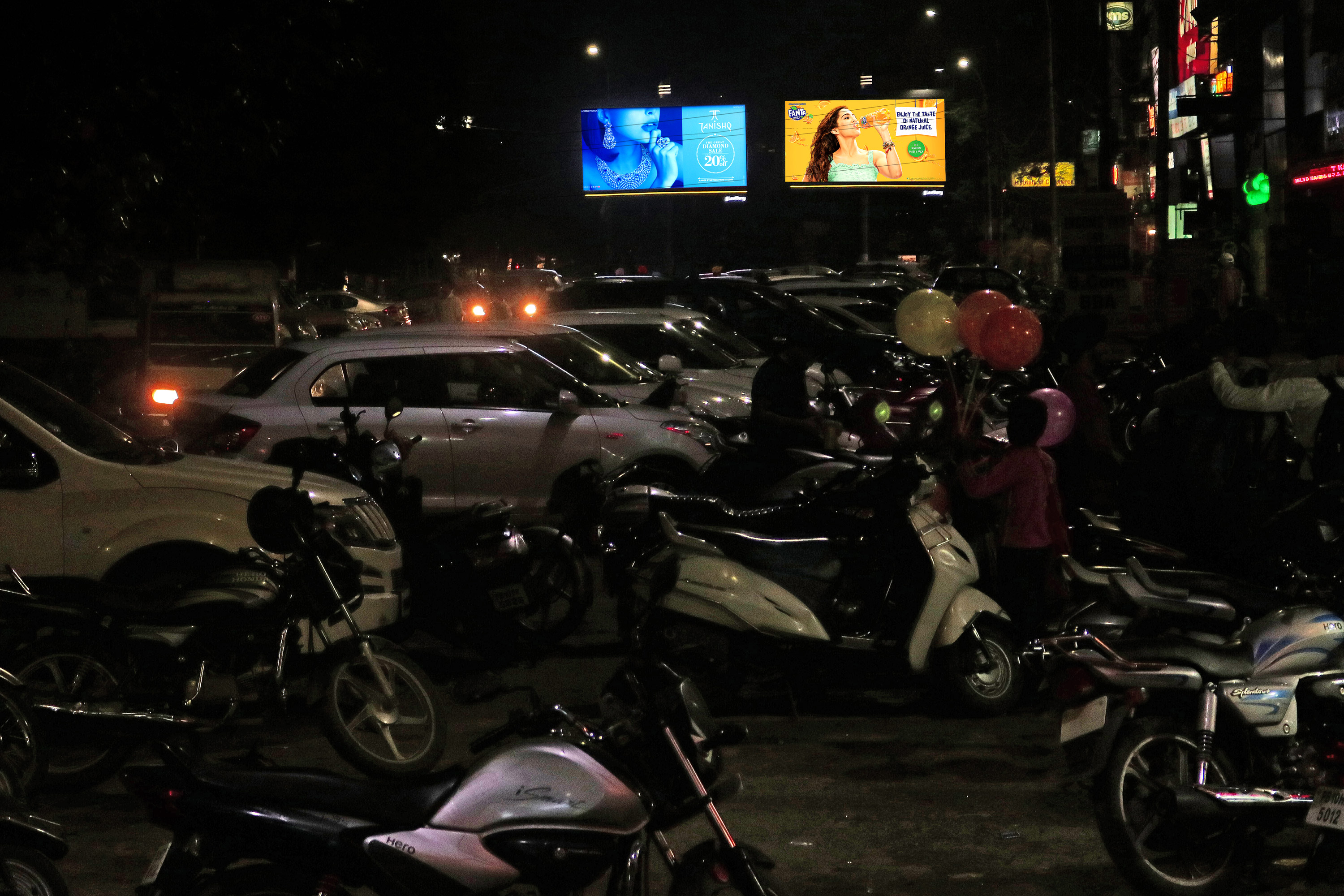Krishna Mandir Market4